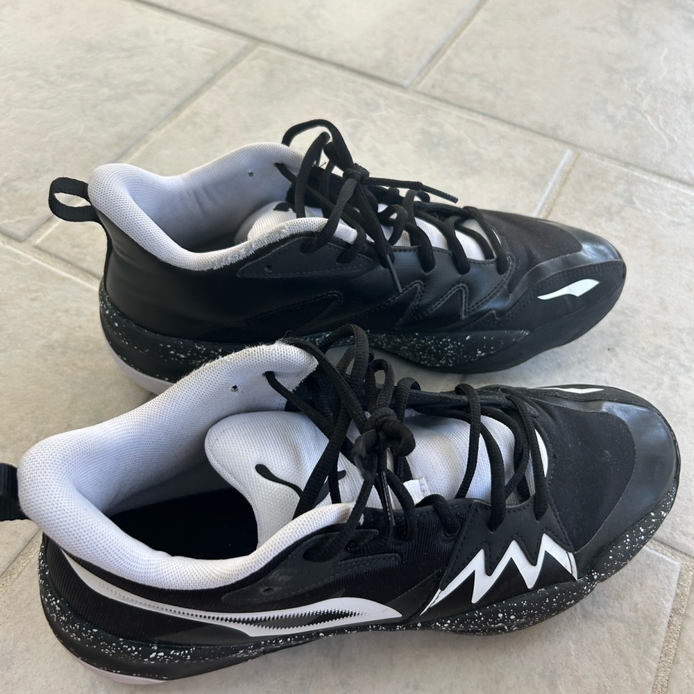 Puma Black and White Men's Sneakers
